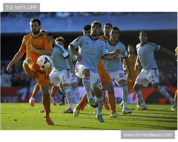 西甲战至半场巴里进球无效埃斯波西托任意球中柱比利亚雷亚尔暂平西班牙人